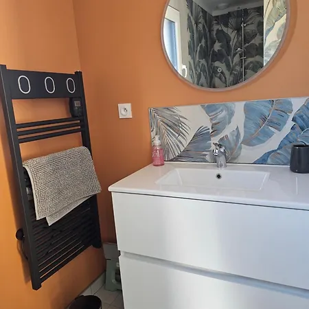 Вилла Maison Des Libellules De Dugradus Обена