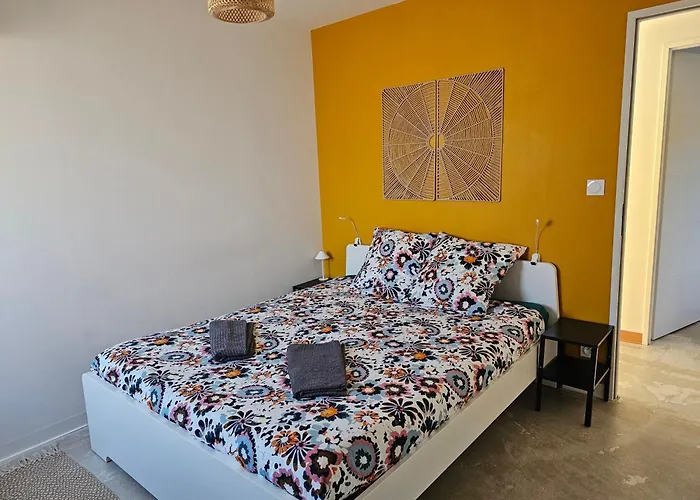 فيلة Maison Des Libellules De Dugradus أوبينا